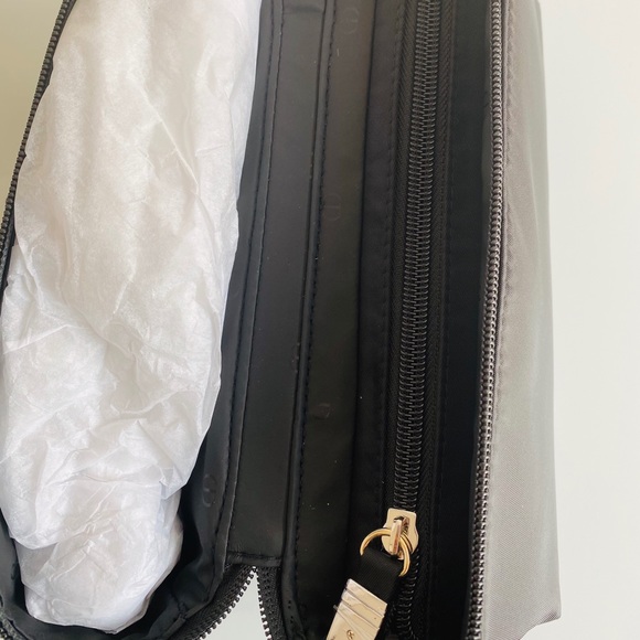 New Dior Toiletry bag - Picture 6 of 8